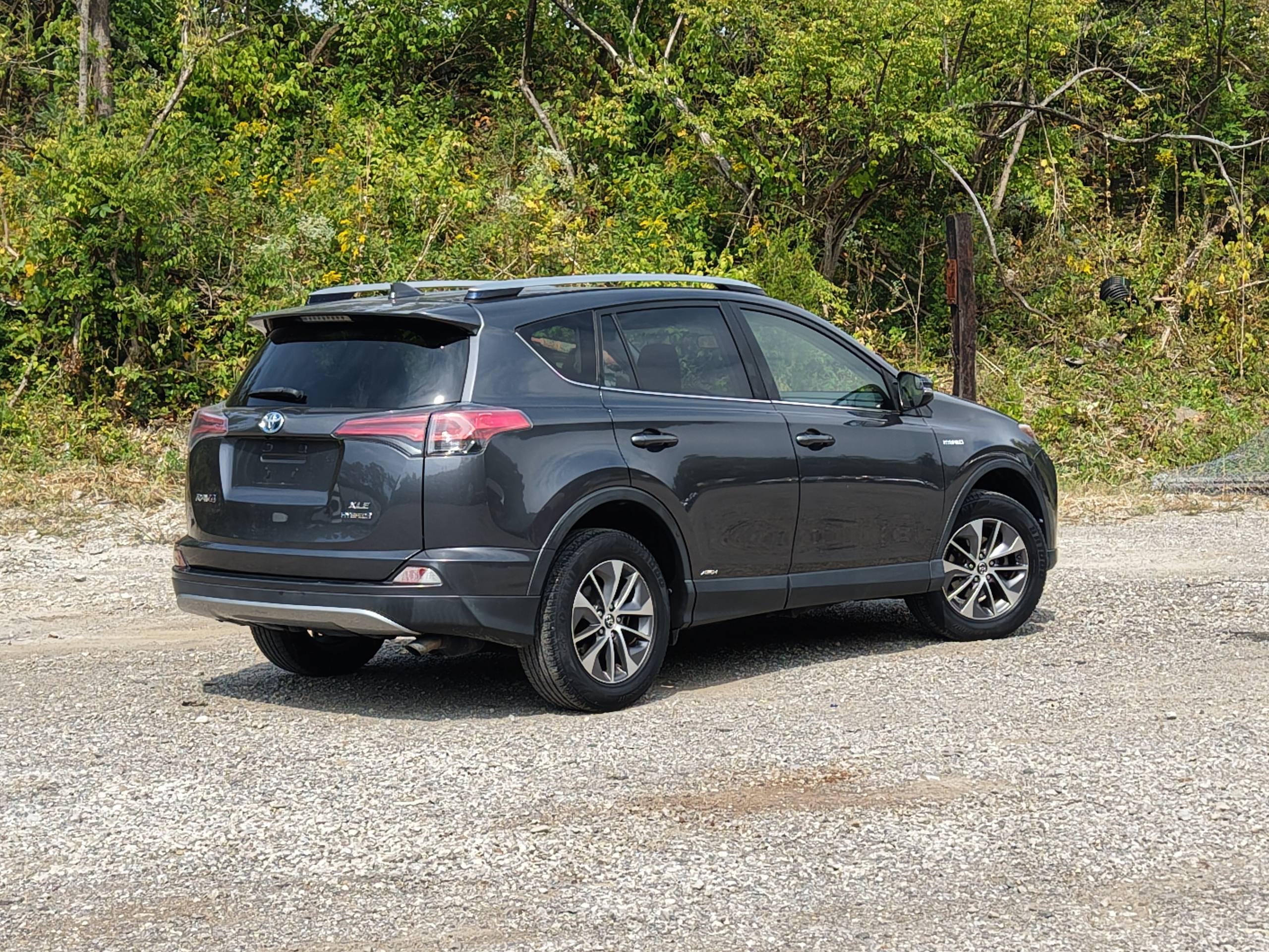 2018 Toyota RAV4 XLE - Photo 6