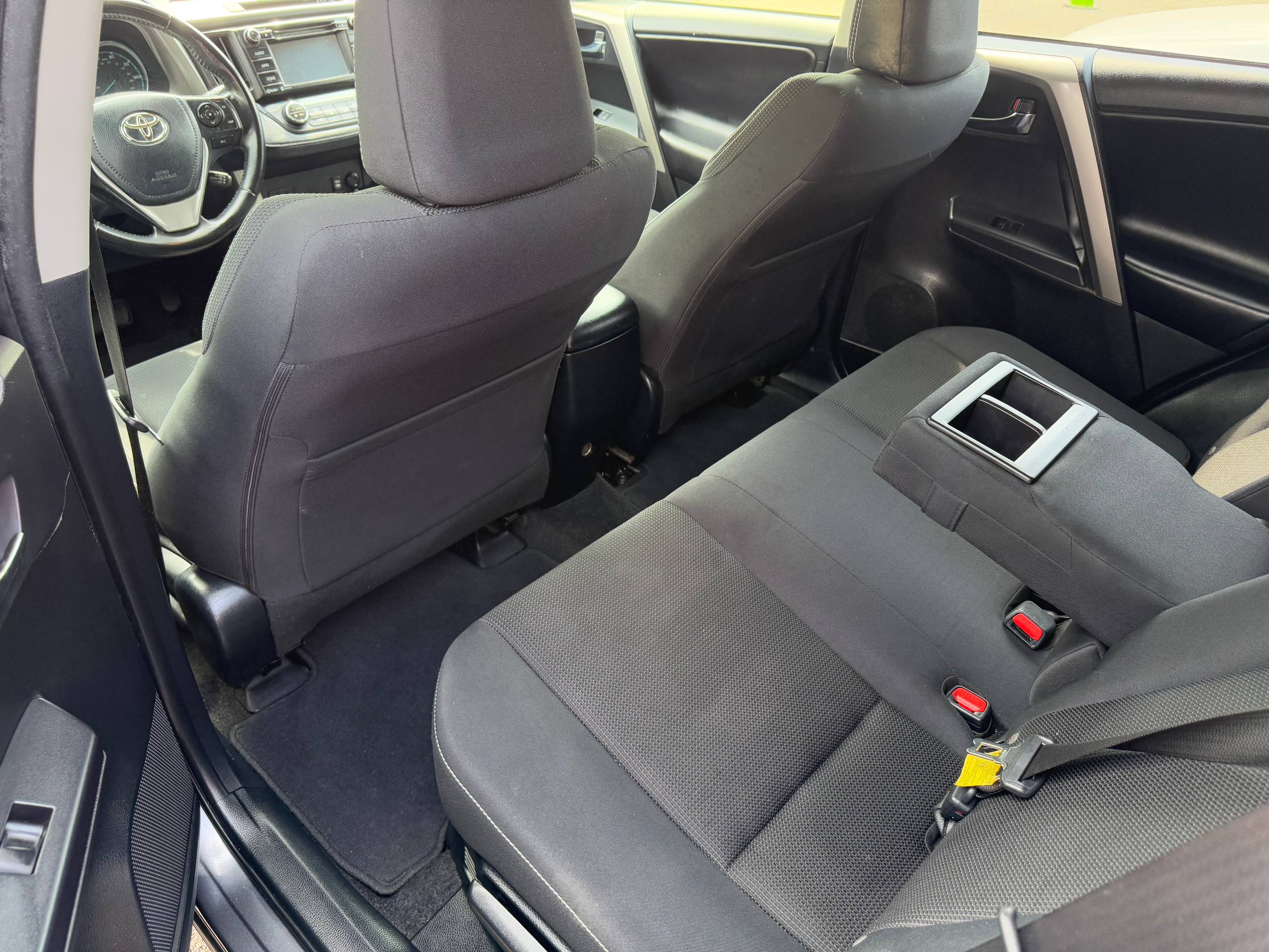 2018 Toyota RAV4 XLE - Photo 10