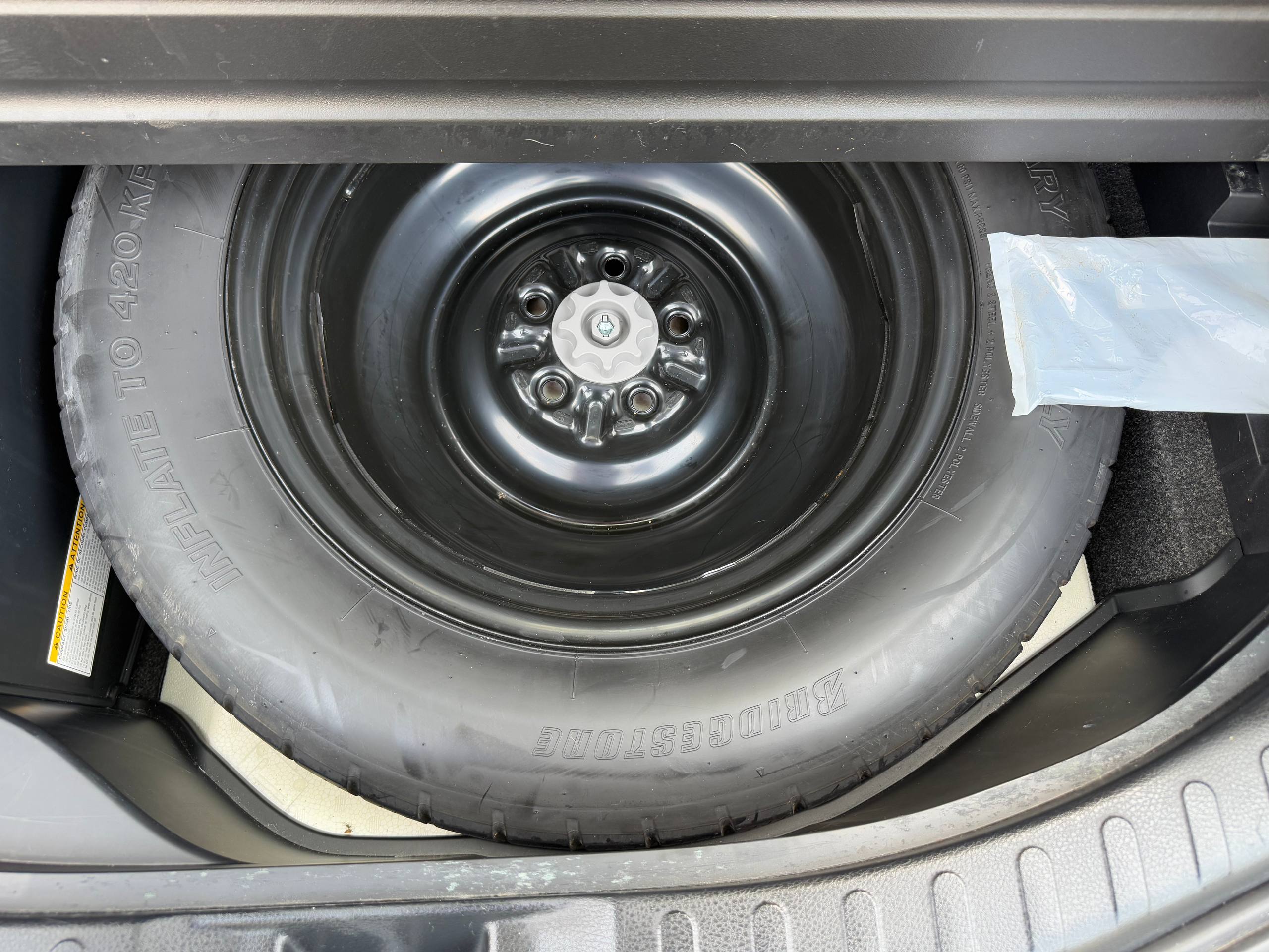 2018 Toyota RAV4 XLE - Photo 12